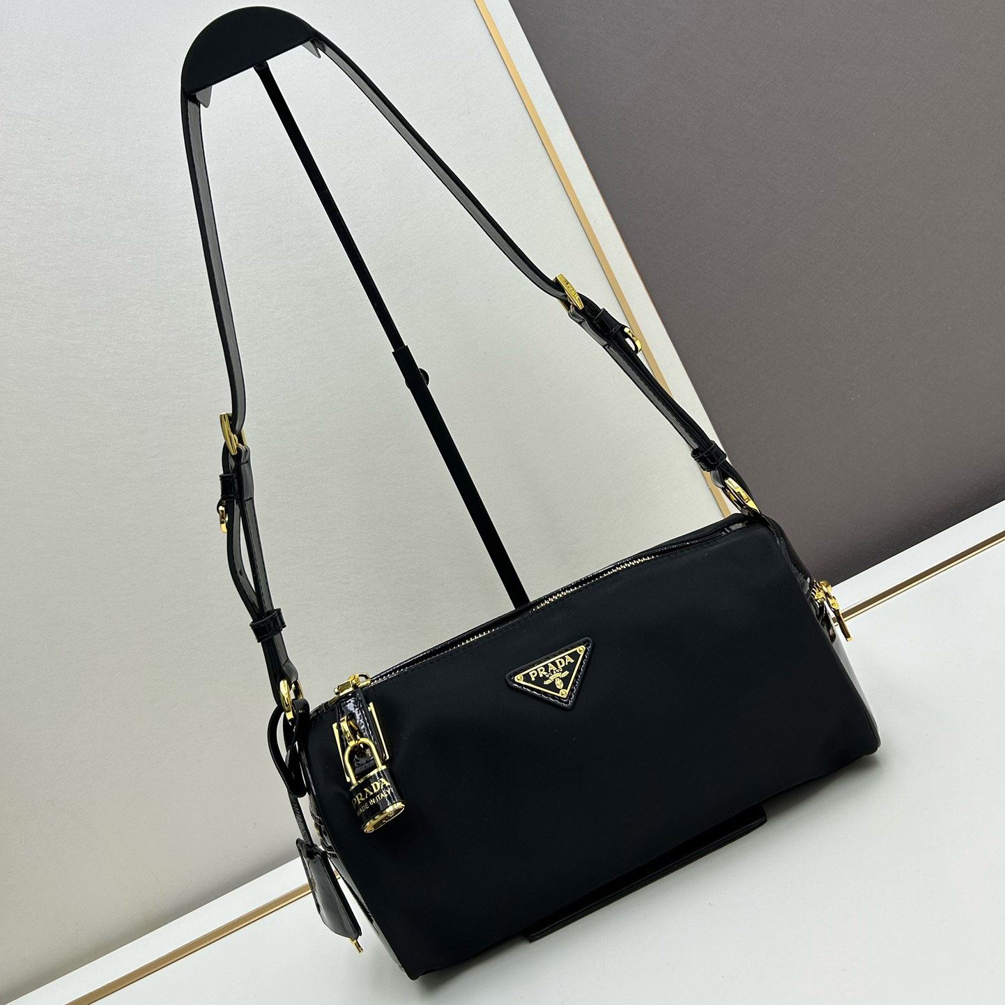 Pra*a top handle bags